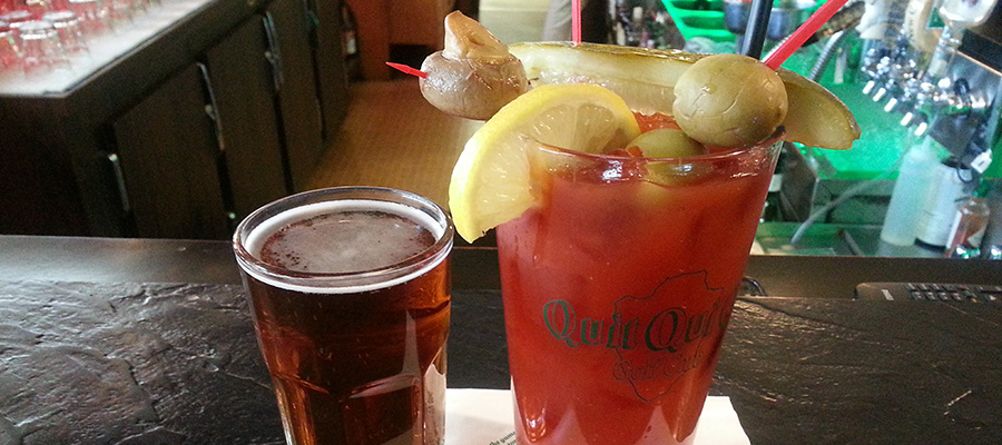 Quit Qui Oc Golf and Restaurant Bloody Marys at the bar