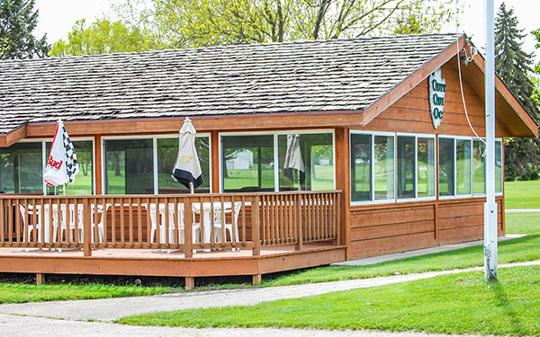 private-event-venue-elkhart-lake-wi-golf-course-restaurant_0000_outdoor-pavillion